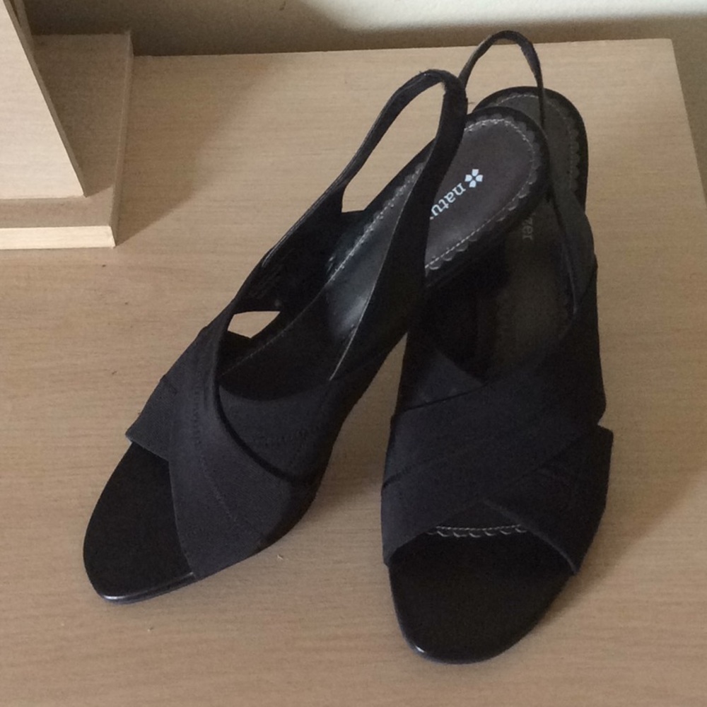 Naturalized black stretch fabric strap slingback